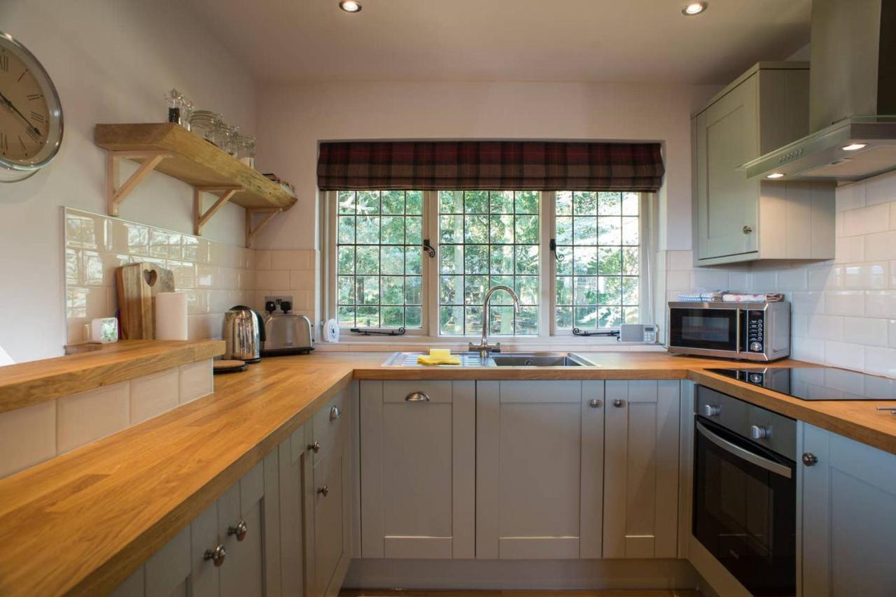 Sandford Country Cottages Newport-On-Tay Exterior photo
